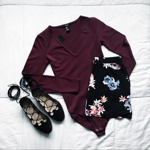 BRAND NEW Burgundy V-neck Bodysuit 🥀✨